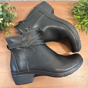 Clarks Women's Angie Spice Black Booties Size 11
